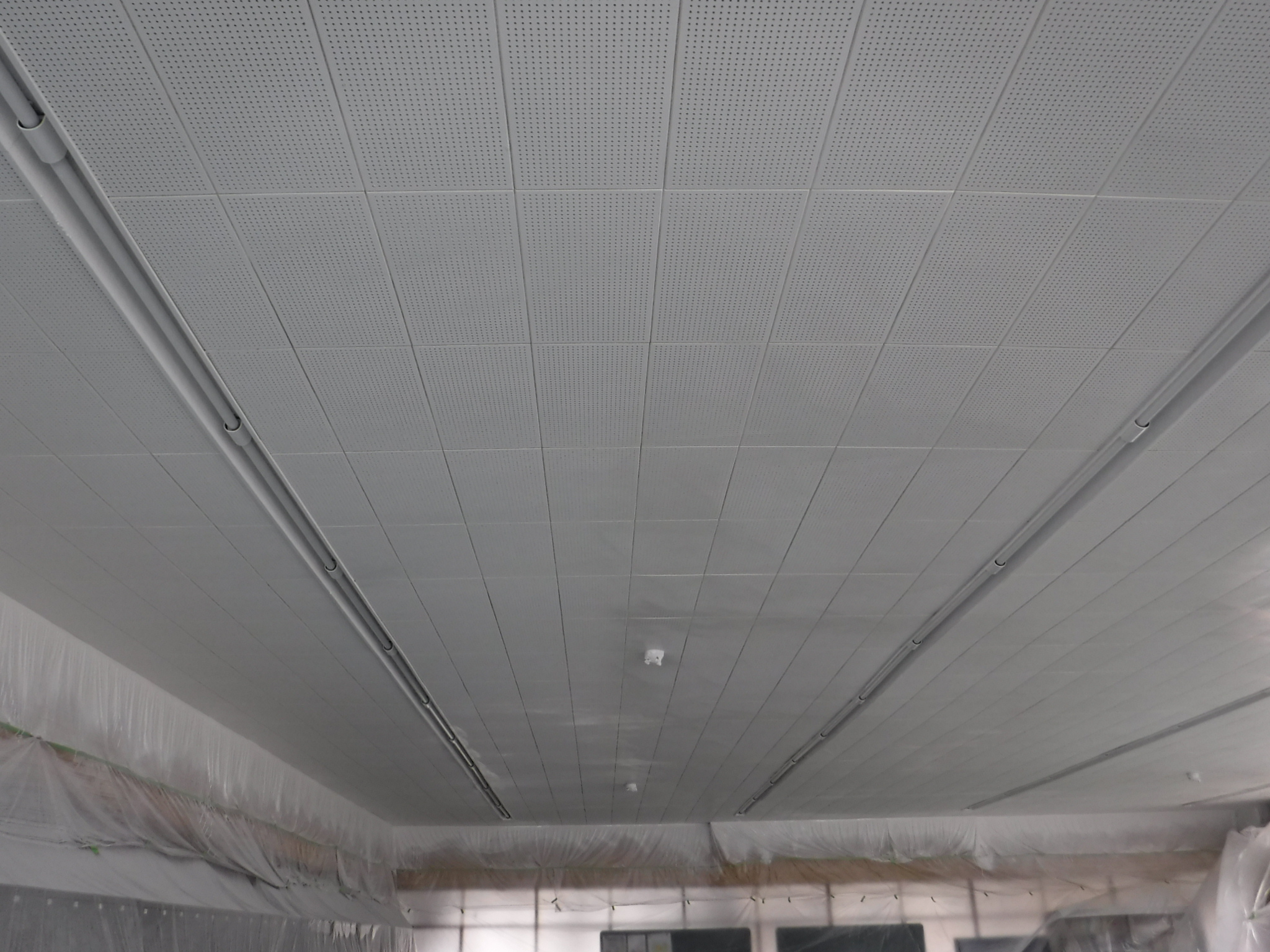 小川電機 開発営業部 照明器具更新に伴う天井塗装工事
